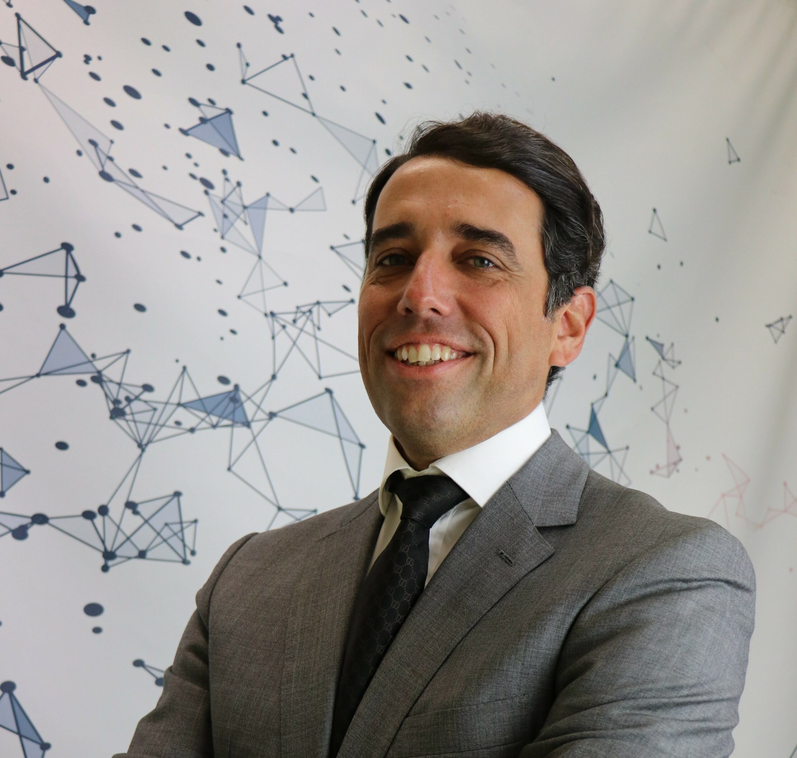 Dr. Nikolaos Laoutaris